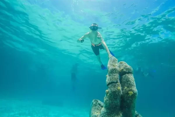 Cancun to Isla Mujeres by Catamaran Snorkeling Tour